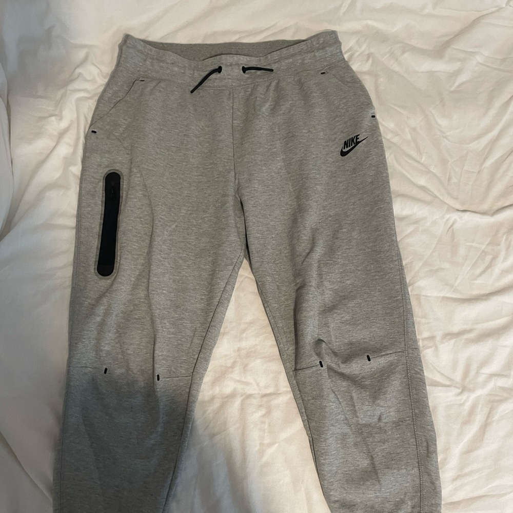 nike tech sweatpants kids large